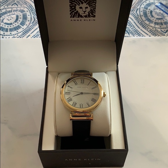 Anne Klein NWT watch ...plastic still on face main image 2
